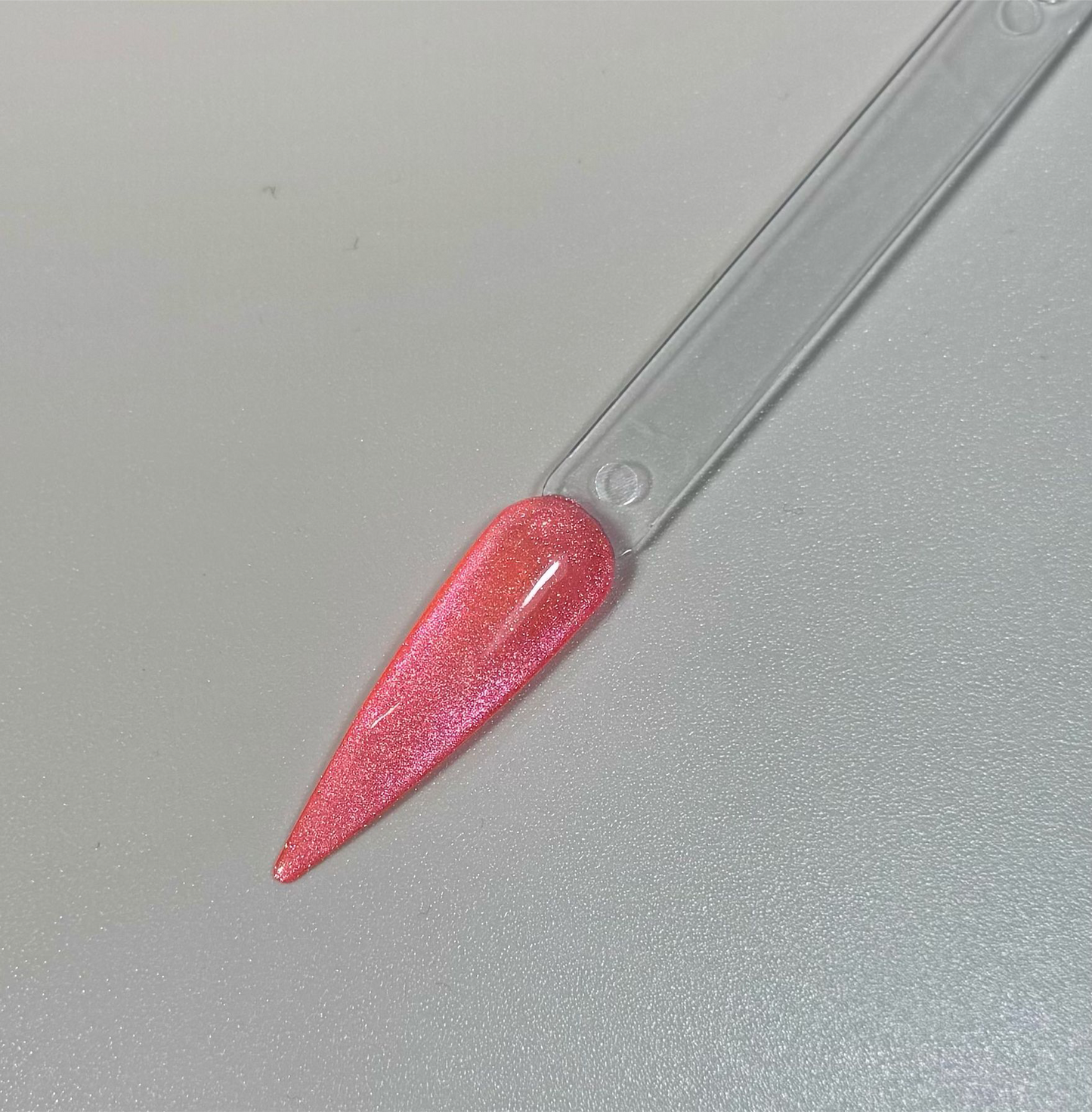 Iconic Cat Eye Gel