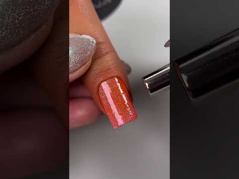 Iconic Cat Eye Gel
